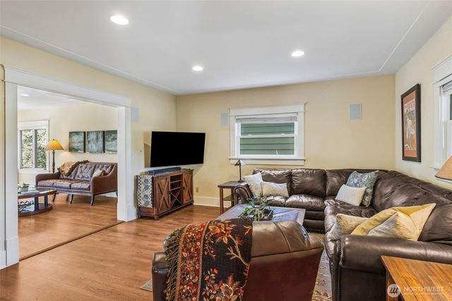 1923 Water Street SW, Olympia, WA 98501