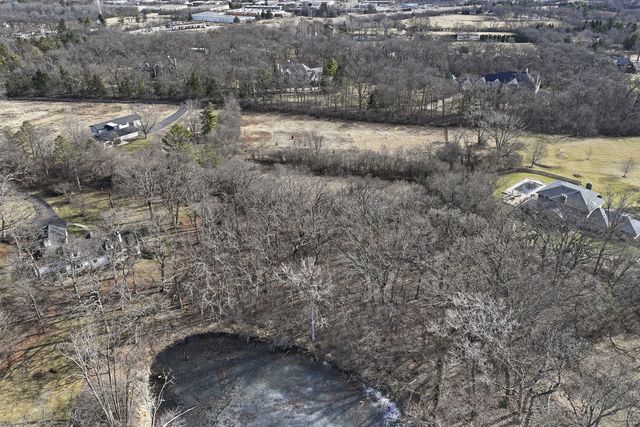 599 N Plum Tree Road, Barrington Hills, IL 60010