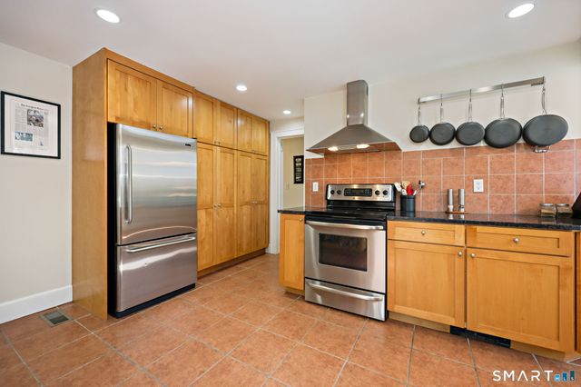 11 Ludlow Manor, Norwalk, CT 06855