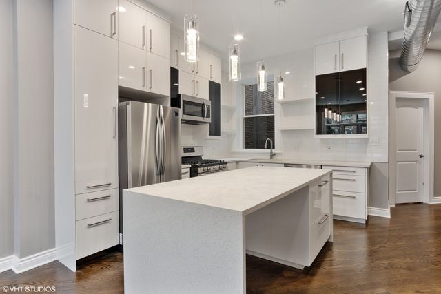 608 W Arlington Place 1, Chicago, IL 60614