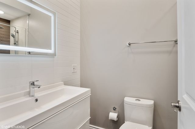 608 W Arlington Place 1, Chicago, IL 60614