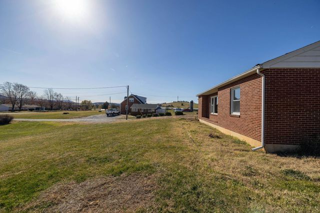 8241 NORTH VALLEY PIKE, Harrisonburg, VA 22802