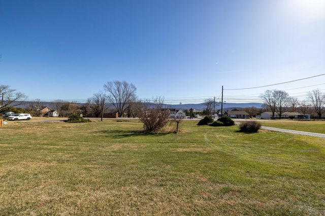 8241 NORTH VALLEY PIKE, Harrisonburg, VA 22802