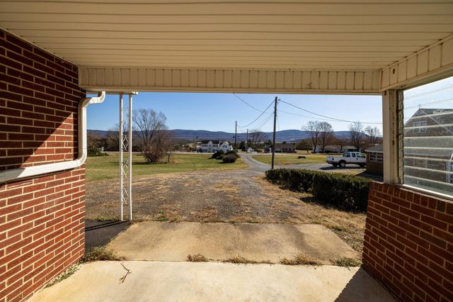 8241 NORTH VALLEY PIKE, Harrisonburg, VA 22802