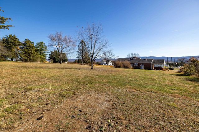 8241 NORTH VALLEY PIKE, Harrisonburg, VA 22802