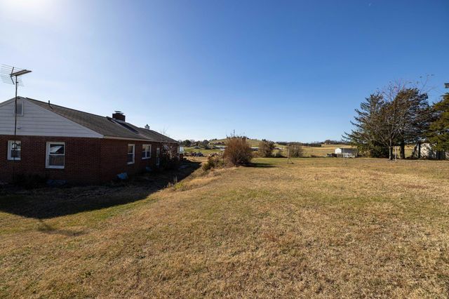 8241 NORTH VALLEY PIKE, Harrisonburg, VA 22802