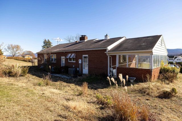 8241 NORTH VALLEY PIKE, Harrisonburg, VA 22802