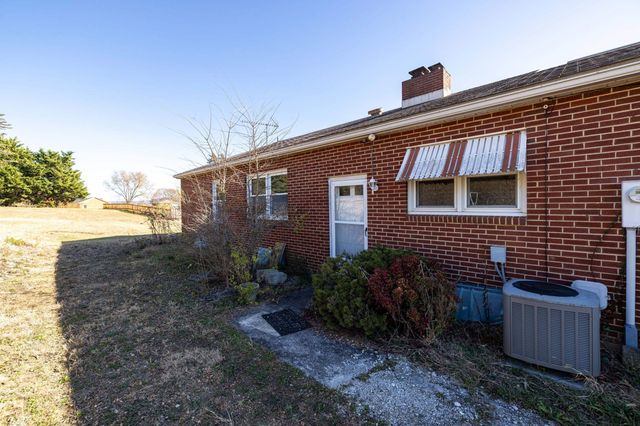 8241 NORTH VALLEY PIKE, Harrisonburg, VA 22802