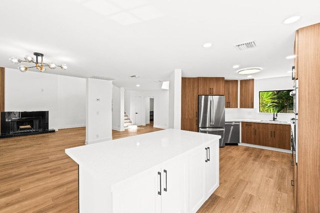 22548 Caravelle Circle 22548, Boca Raton, FL 33433