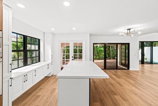 22548 Caravelle Circle 22548, Boca Raton, FL 33433