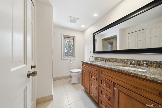 6807 Johnathon Drive, Troy, MI 48098