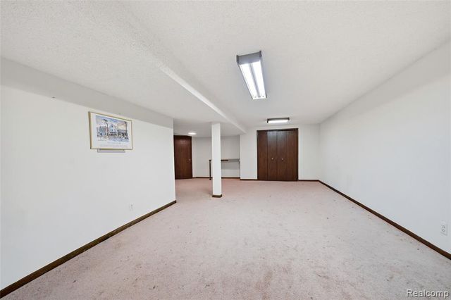 6807 Johnathon Drive, Troy, MI 48098