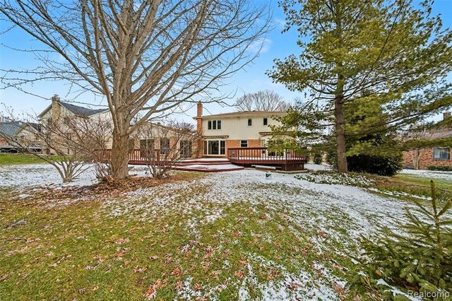 6807 Johnathon Drive, Troy, MI 48098