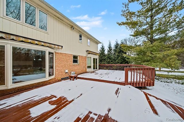 6807 Johnathon Drive, Troy, MI 48098