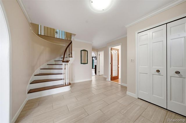 6807 Johnathon Drive, Troy, MI 48098