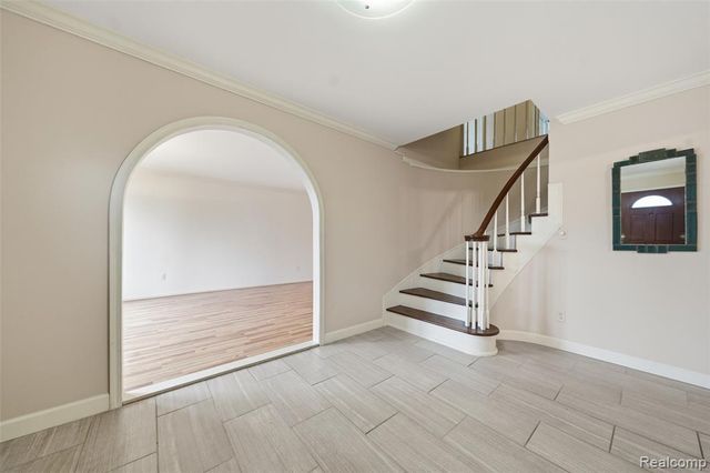 6807 Johnathon Drive, Troy, MI 48098