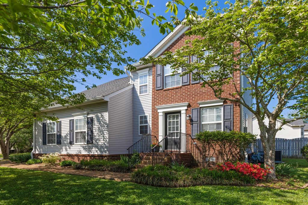 2290 Hayward Ln, Spring Hill, TN 37174