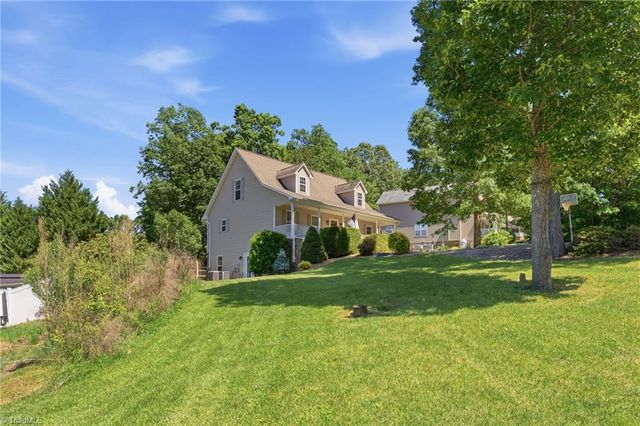2586 Butterfly Trail, Randleman, NC 27317