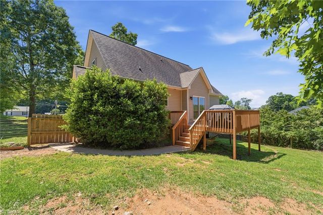 2586 Butterfly Trail, Randleman, NC 27317