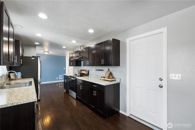 3301 S. 70th St., Tacoma, WA 98409