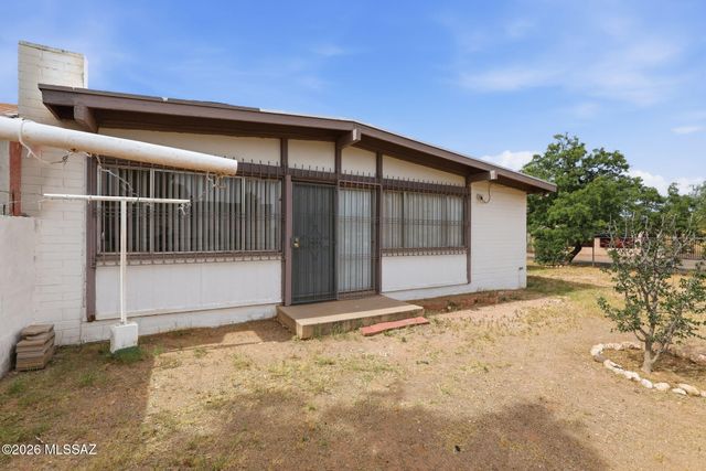 1105 E Garden Loop, Tucson, AZ 85706