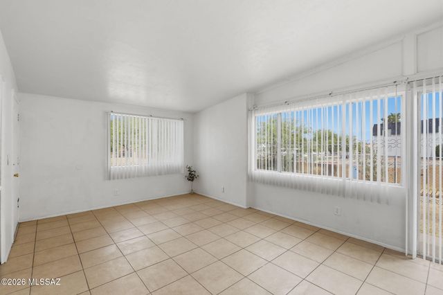 1105 E Garden Loop, Tucson, AZ 85706