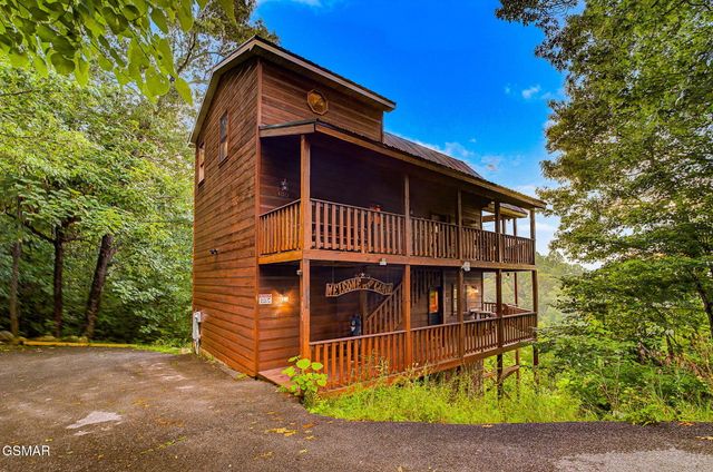 2420 Misty Shadows Drive, Sevierville, TN 37862