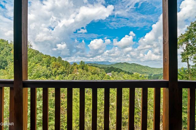 2420 Misty Shadows Drive, Sevierville, TN 37862