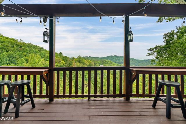 2420 Misty Shadows Drive, Sevierville, TN 37862