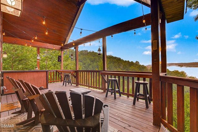 2420 Misty Shadows Drive, Sevierville, TN 37862