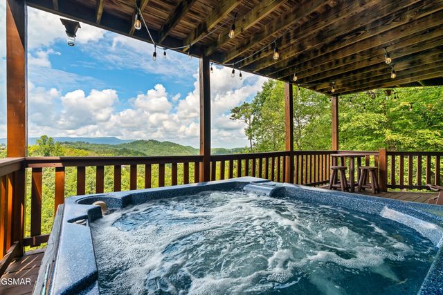 2420 Misty Shadows Drive, Sevierville, TN 37862