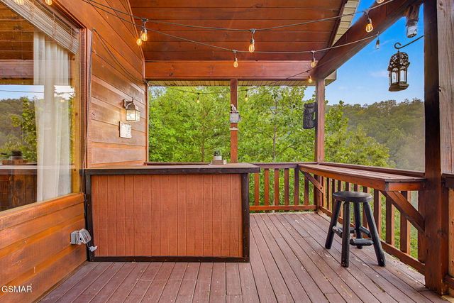 2420 Misty Shadows Drive, Sevierville, TN 37862