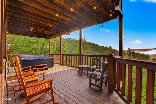 2420 Misty Shadows Drive, Sevierville, TN 37862