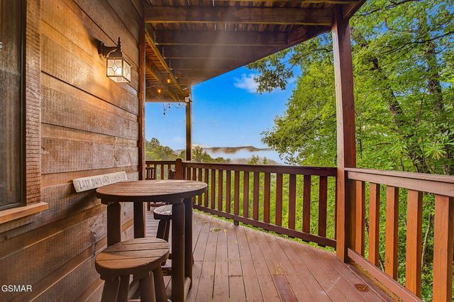 2420 Misty Shadows Drive, Sevierville, TN 37862