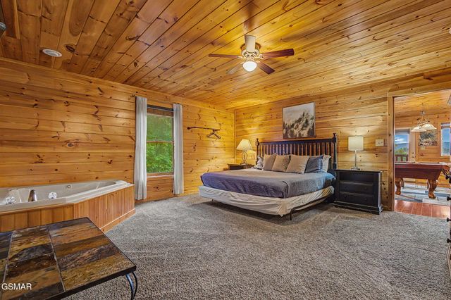 2420 Misty Shadows Drive, Sevierville, TN 37862