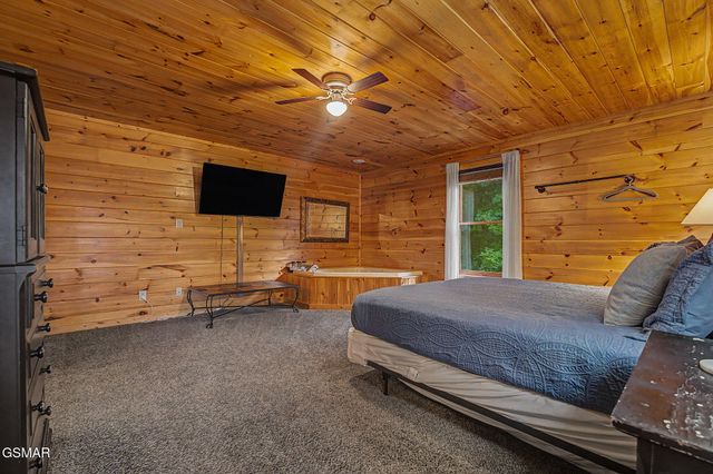 2420 Misty Shadows Drive, Sevierville, TN 37862