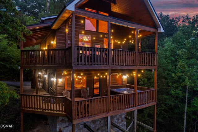 2420 Misty Shadows Drive, Sevierville, TN 37862