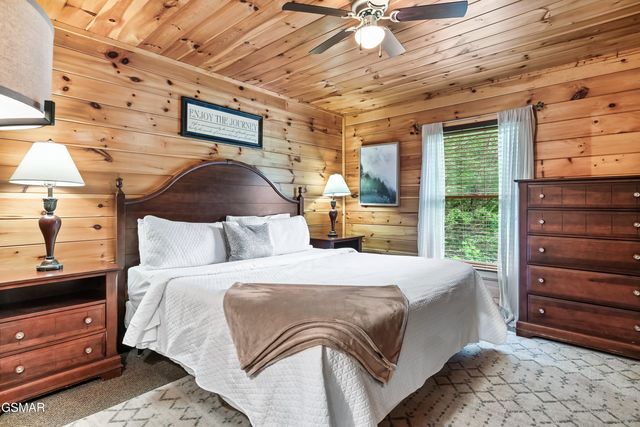 2420 Misty Shadows Drive, Sevierville, TN 37862