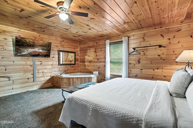 2420 Misty Shadows Drive, Sevierville, TN 37862