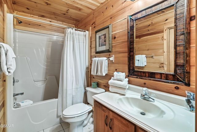 2420 Misty Shadows Drive, Sevierville, TN 37862