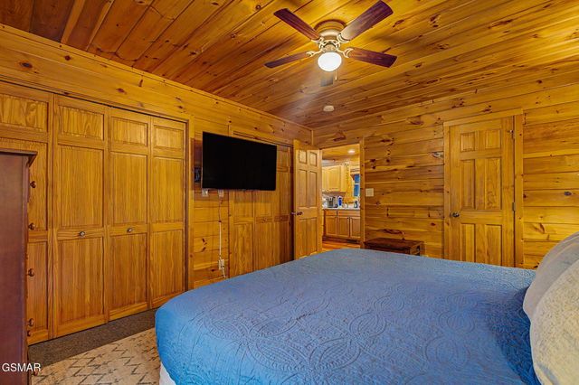 2420 Misty Shadows Drive, Sevierville, TN 37862