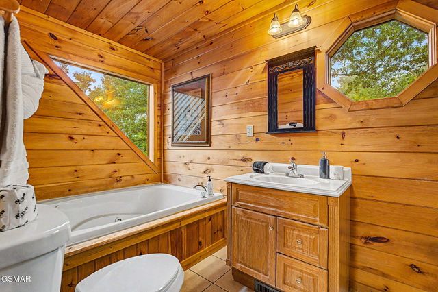 2420 Misty Shadows Drive, Sevierville, TN 37862