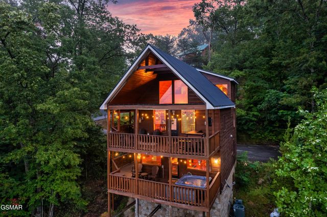 2420 Misty Shadows Drive, Sevierville, TN 37862