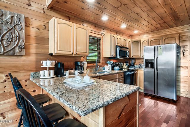 2420 Misty Shadows Drive, Sevierville, TN 37862
