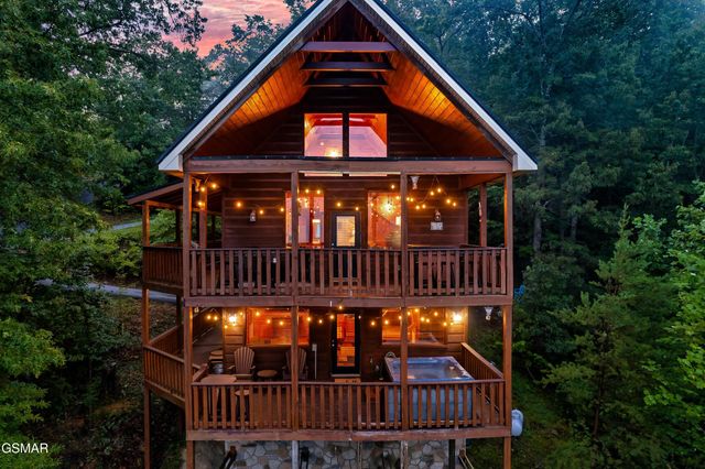 2420 Misty Shadows Drive, Sevierville, TN 37862