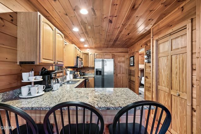 2420 Misty Shadows Drive, Sevierville, TN 37862