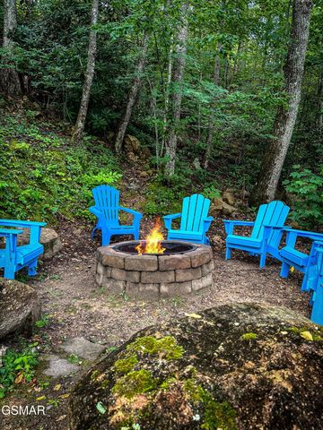 2420 Misty Shadows Drive, Sevierville, TN 37862