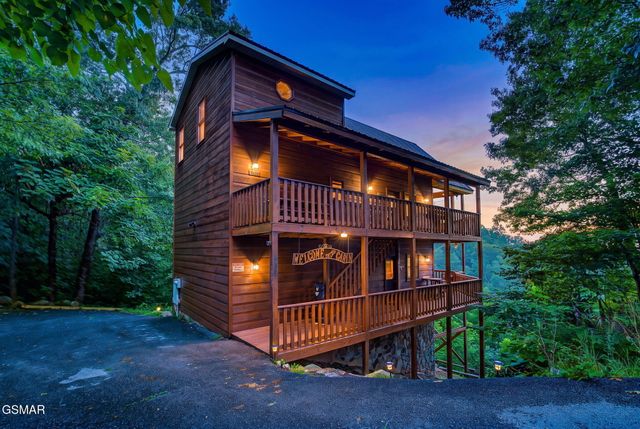 2420 Misty Shadows Drive, Sevierville, TN 37862