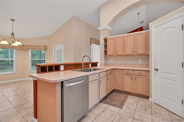 3850 W Brazilnut Road, Beverly Hills, FL 34465