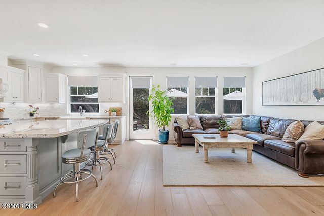 163 Calle Del Prado, Newbury Park, CA 91320